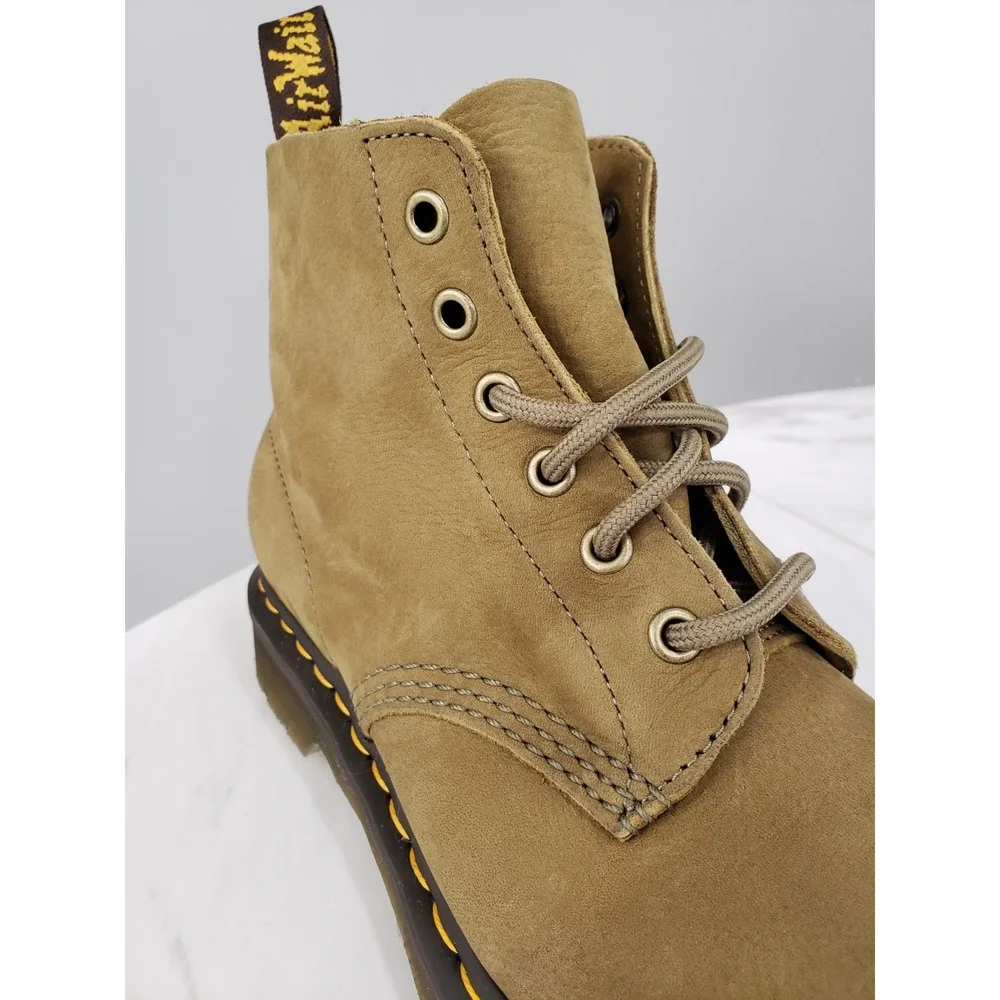 NEW NO BOX Doc Dr. Martens boots womens size 7 green‎ 101 Tumbled Nubuck Leather